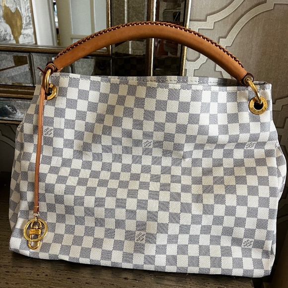 Louis Vuitton Shoulder Bag - Picture 1 of 3